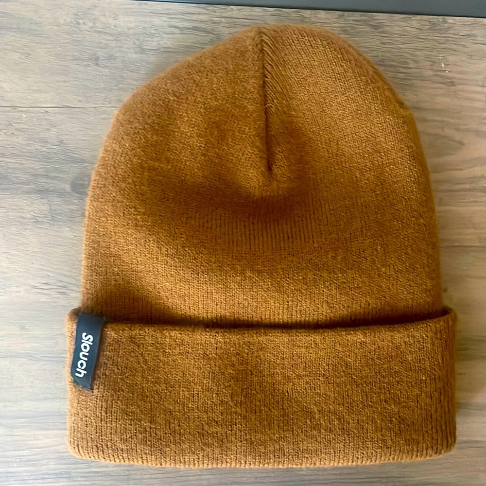 Slouch Adult hat. Unisex. Tan color